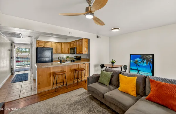$259,900 | 3200 South Litzler Drive, Unit 4214, Flagstaff, AZ 86005