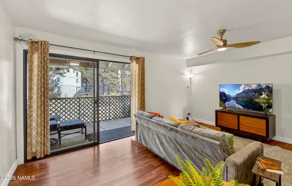$259,900 | 3200 South Litzler Drive, Unit 4214, Flagstaff, AZ 86005