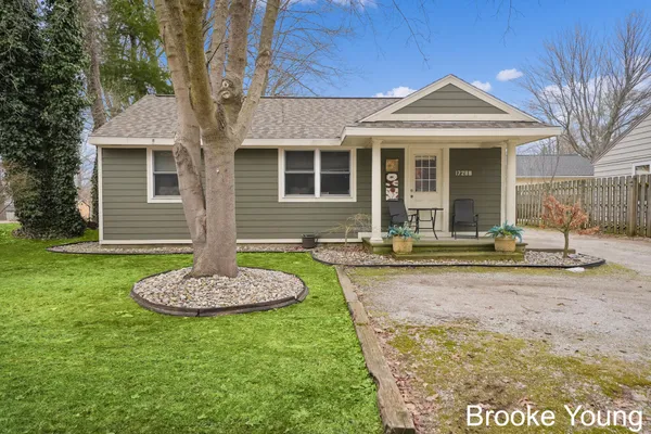 $282,500 | 17288 West Spring Lake Road, Spring Lake, MI 49456
