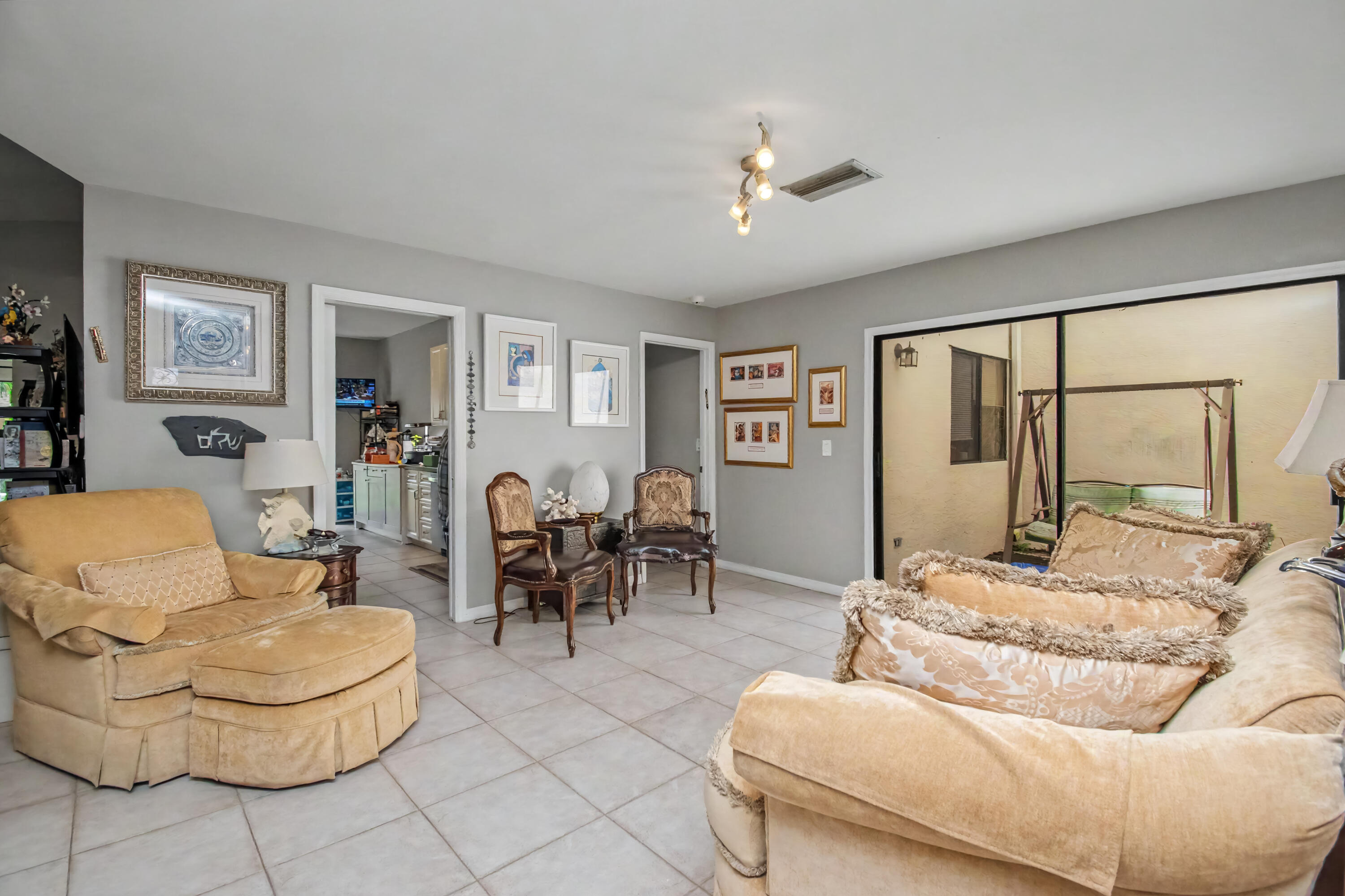 7678 Solimar Circle Boca Raton, FL 33433 - Photo 7 of 33 36A966F7-75C8-400D-BAC0-D9BCB2786BF7