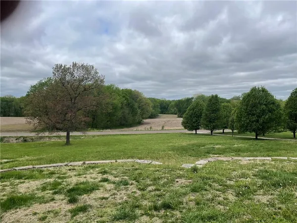 $541,000 | 2511 Ottawa Road, Atchison, KS 66002