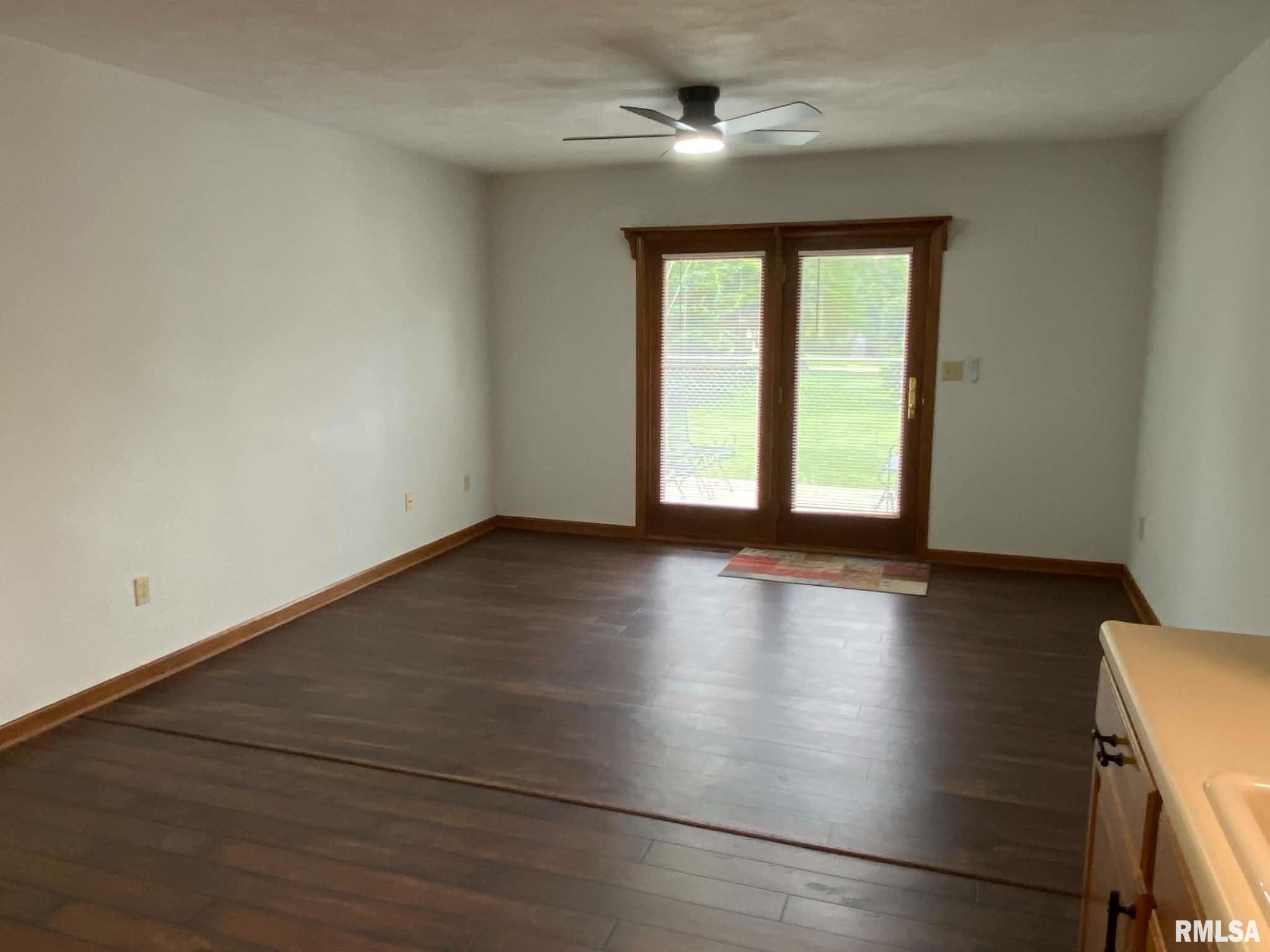 1547 East Myrtle Street Canton, IL 61520 - Photo 9 of 23