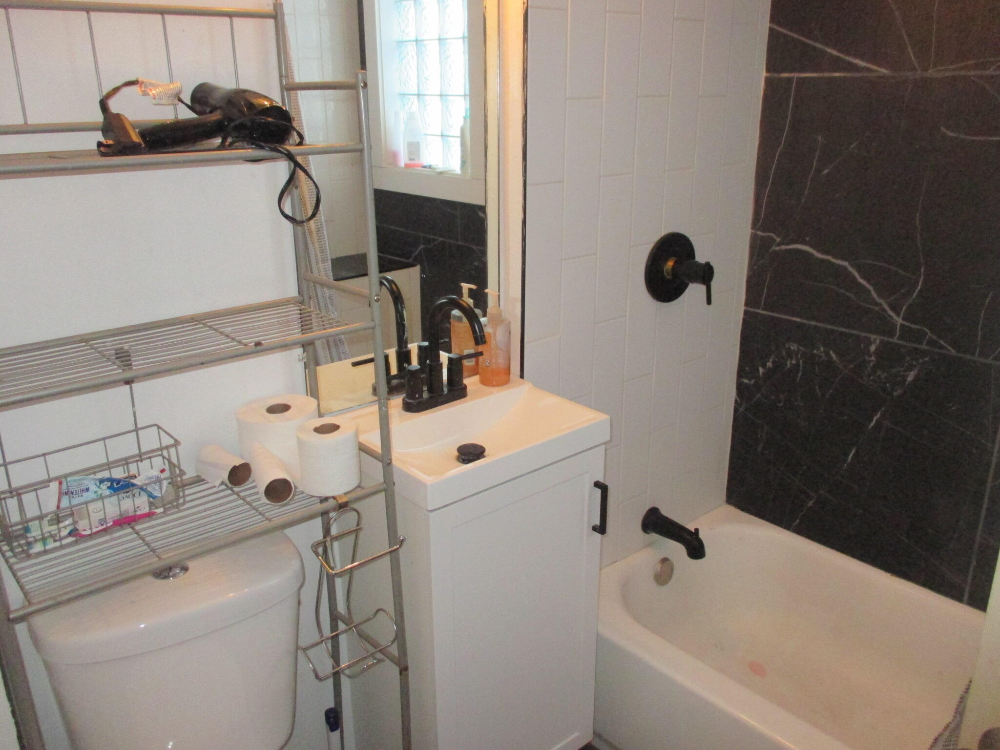 2842 North 16th Street Milwaukee, WI 53206 - Photo 15 of 30 IMG_2850