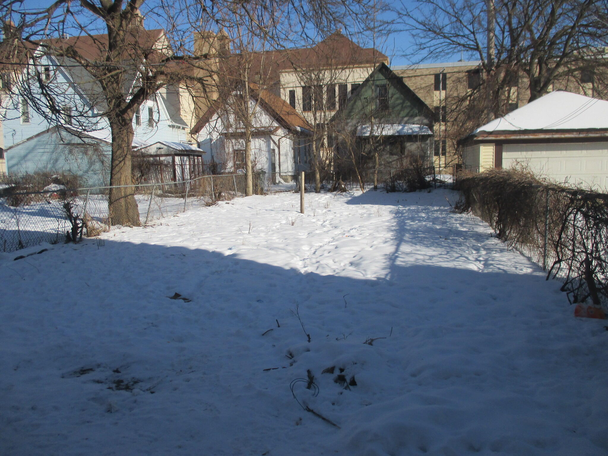 2842 North 16th Street Milwaukee, WI 53206 - Photo 4 of 30 IMG_2839