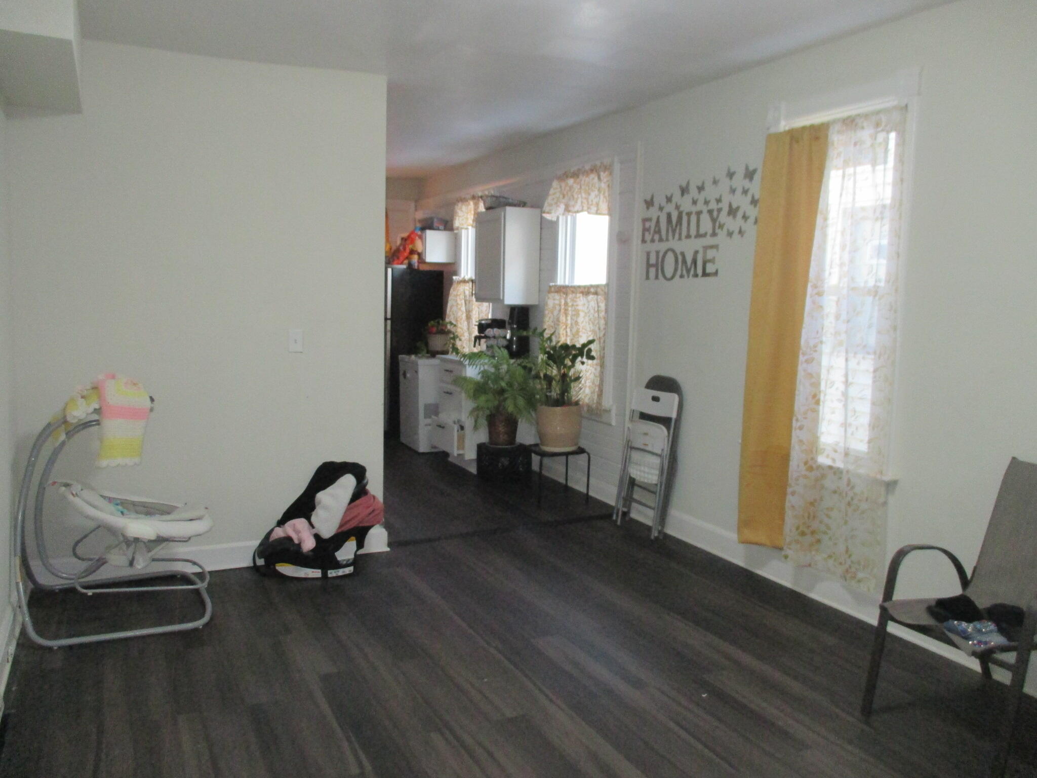 2842 North 16th Street Milwaukee, WI 53206 - Photo 8 of 30 IMG_2843