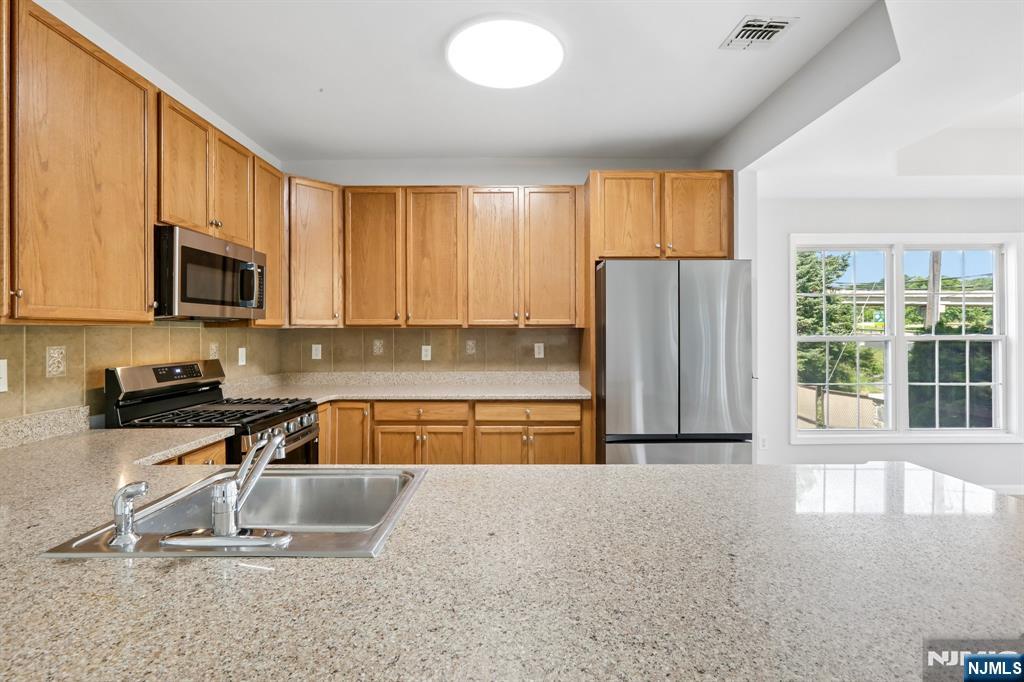 9104 Ravenscroft Road Clifton, NJ 07013 - Photo 14 of 50