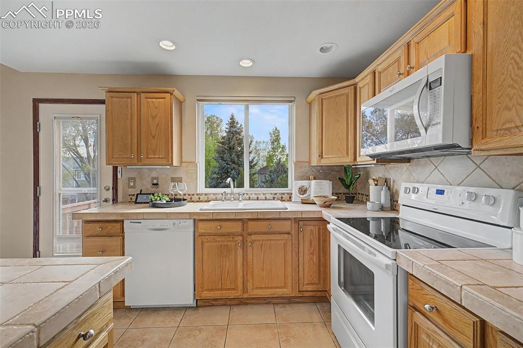 6565 Ramrod Road Colorado Springs, CO 80922 - Photo 11 of 48