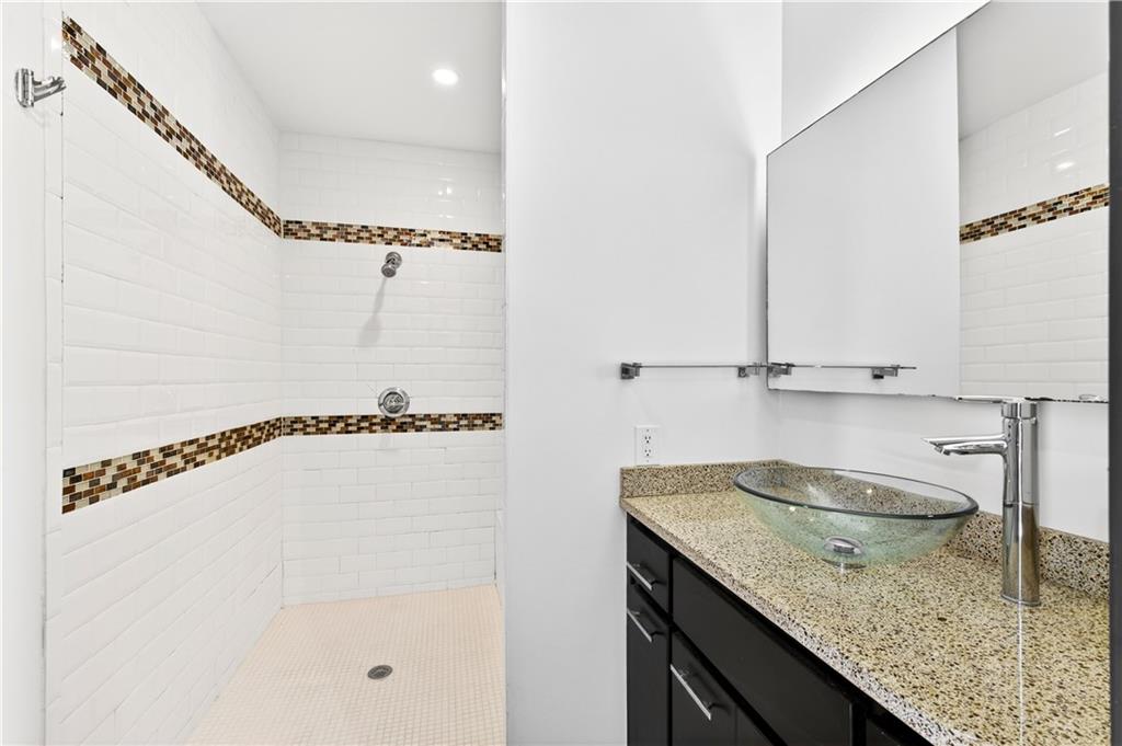 972 DeKalb Avenue Northeast, Unit 202 Atlanta, GA 30307 - Photo 21 of 38