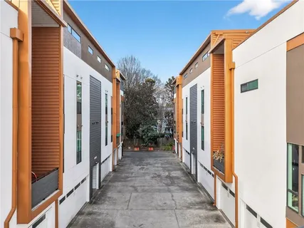 $375,000 | 972 DeKalb Avenue Northeast, Unit 202, Atlanta, GA 30307