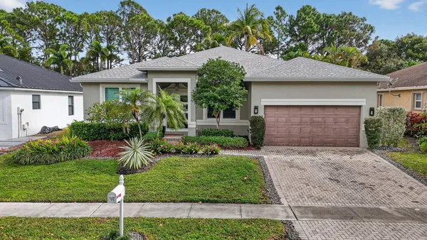 $7,000 | 11 Lake Eden Drive, Boynton Beach, FL 33435