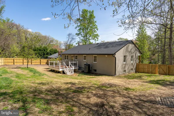 $525,000 | 1712 Raines Drive, Fredericksburg, VA 22401