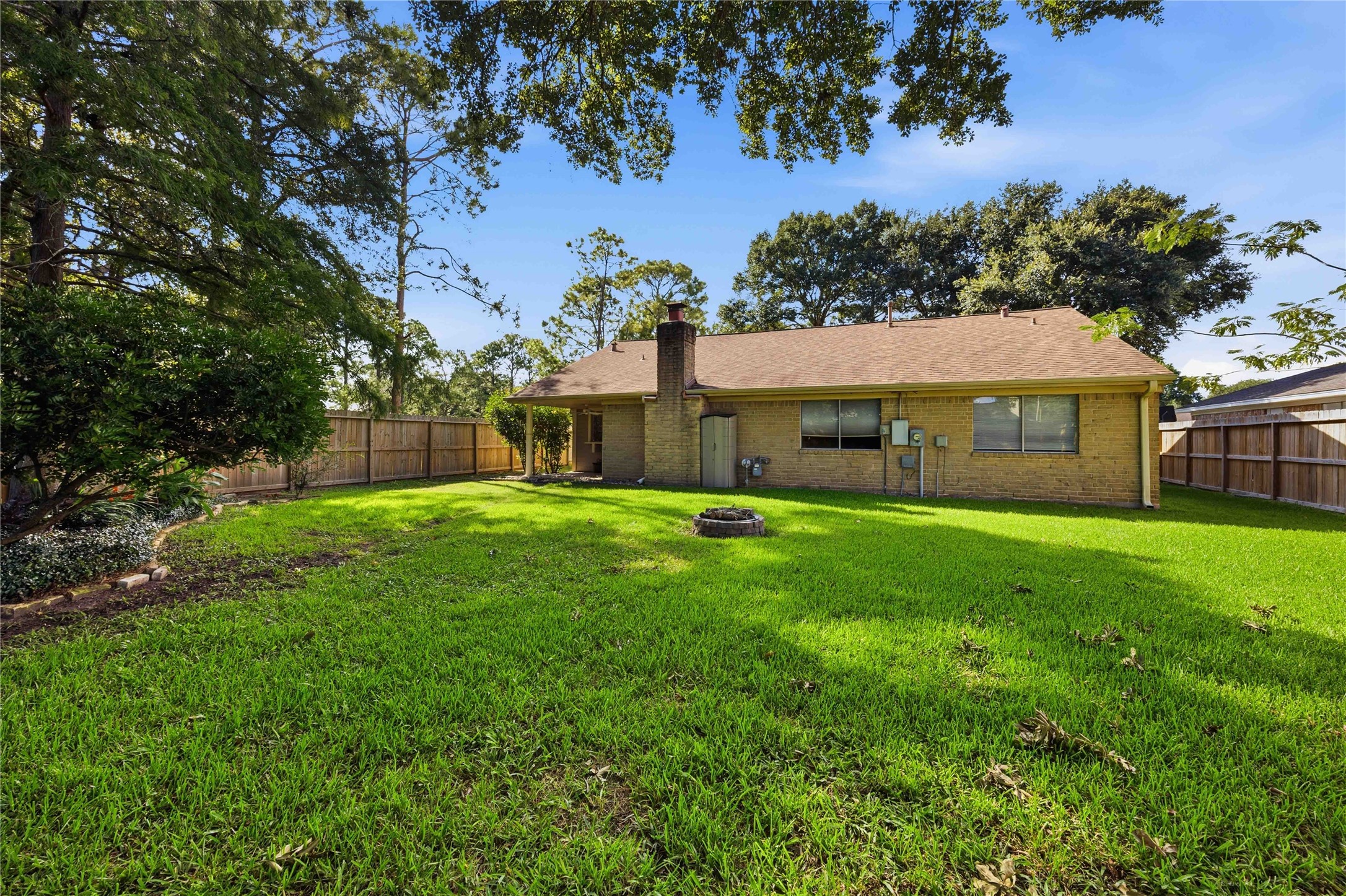 16202 Mill Point Drive Houston, TX 77059 - Photo 33 of 34
