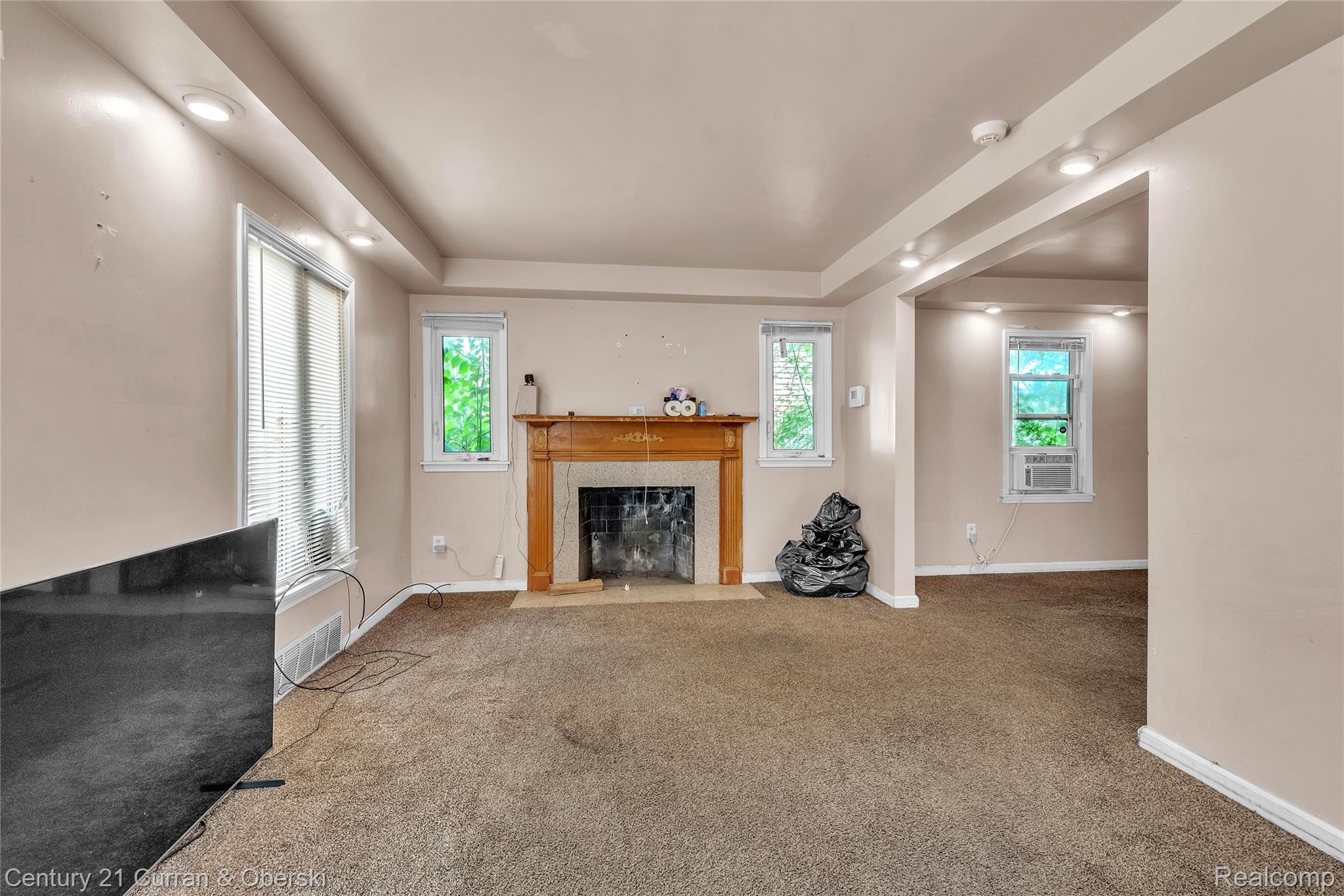 9958 Balfour Road Detroit, MI 48224 - Photo 5 of 25 DSC_0051.jpg
