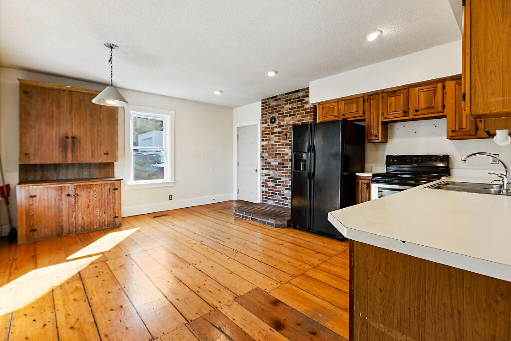 247 Winthrop Center Road Winthrop, ME 04364 - Photo 7 of 44