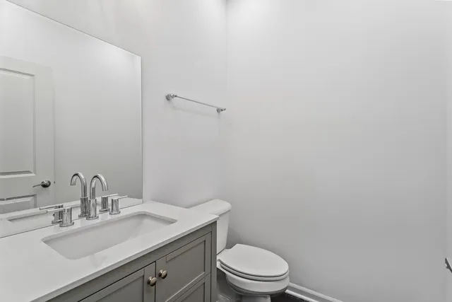 $485,000 | 821 Lexington Circle East, Des Plaines, IL 60016