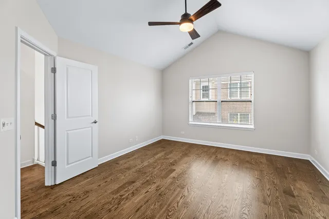 $485,000 | 821 Lexington Circle East, Des Plaines, IL 60016