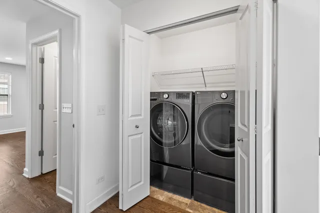 $485,000 | 821 Lexington Circle East, Des Plaines, IL 60016