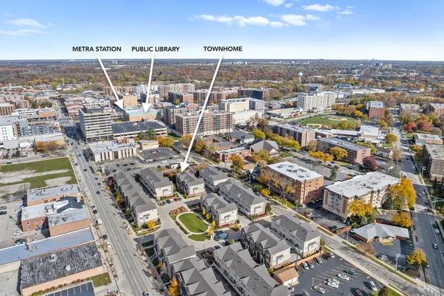 $485,000 | 821 Lexington Circle East, Des Plaines, IL 60016