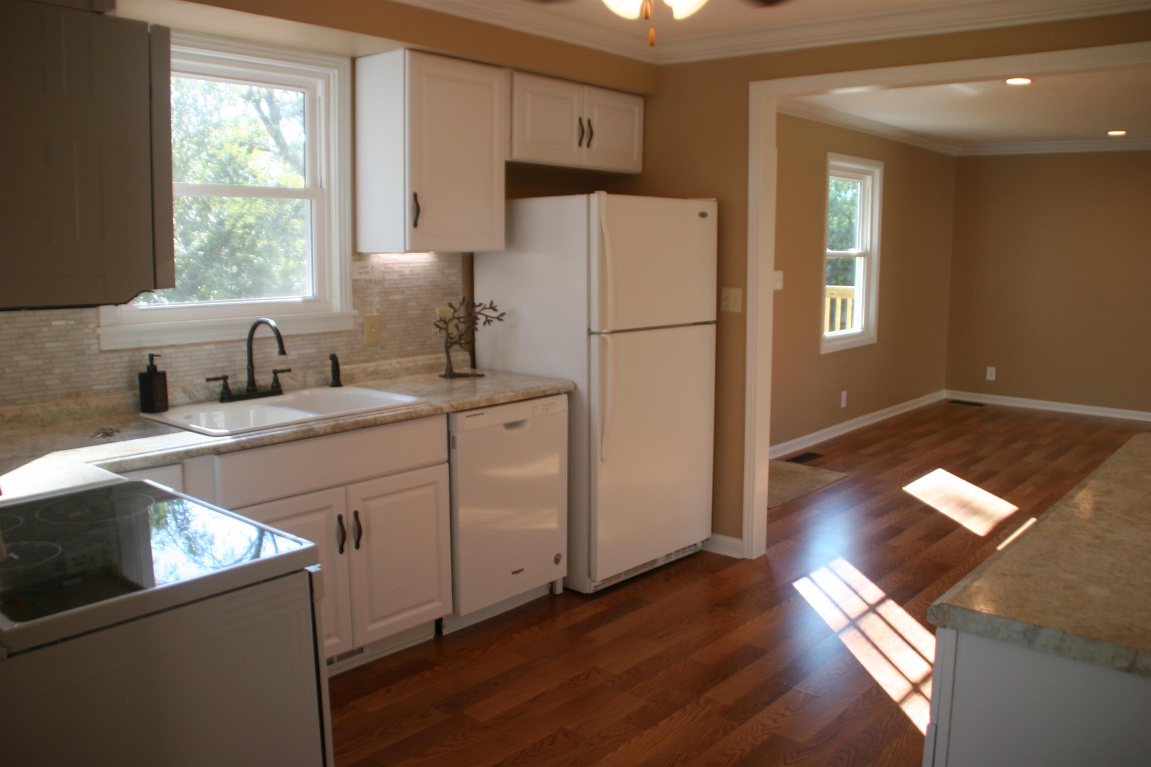 502 High Point Road Clarksville, TN 37042 - Photo 11 of 30 This Kitchen IS Gorgeous! Lots of Space & it Flows Right Into the Massive Family Room.