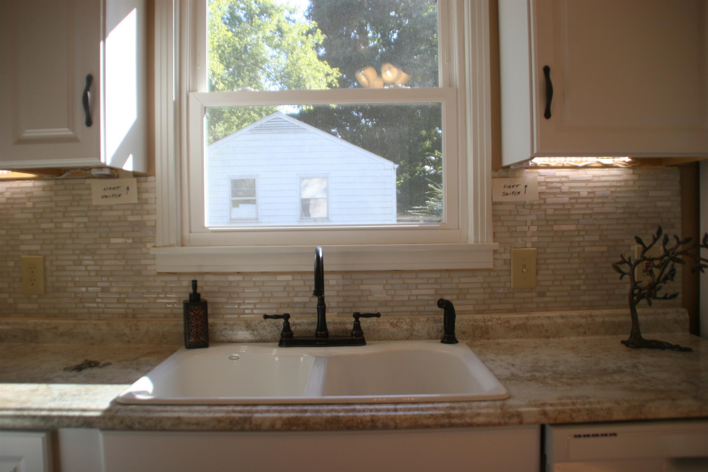 502 High Point Road Clarksville, TN 37042 - Photo 26 of 30 Or, a Close Look at all the other Kitchen Detail. There is a Garbage Disposal in this Sink.