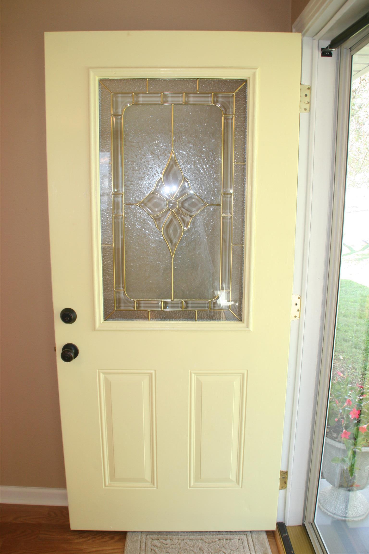 502 High Point Road Clarksville, TN 37042 - Photo 8 of 30 Back at the Front, This Leaded Glass Door is Sure to Impress!