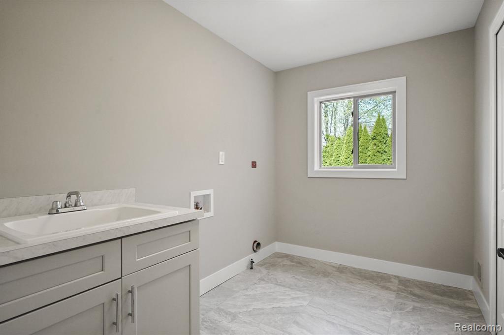 52163 Maple Court Chesterfield, MI 48047 - Photo 16 of 41