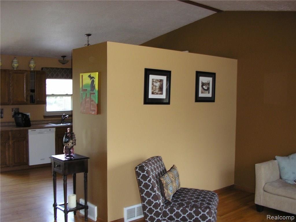 6546 Walters Road Clarkston, MI 48346 - Photo 6 of 17 P1010063.JPG