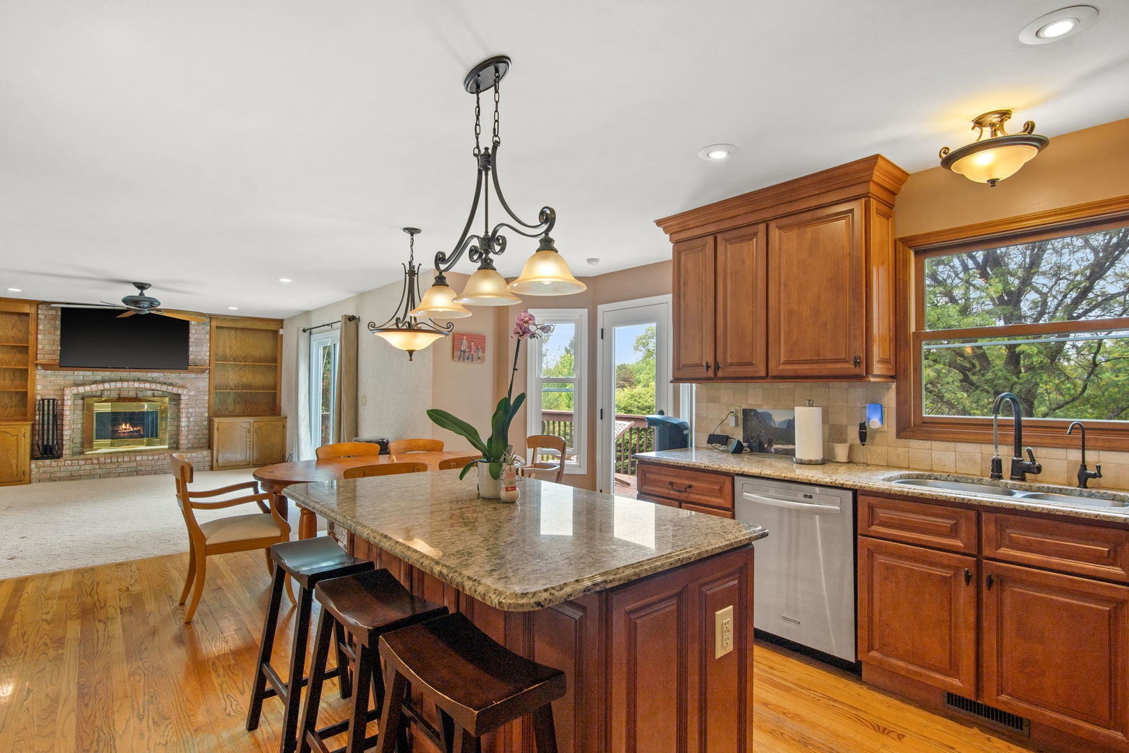 39W118 Baert Road St. Charles, IL 60175 - Photo 13 of 33
