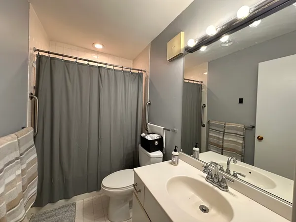 $2,400 | 100 Rosemary Way, Unit 210, Needham, MA 02494