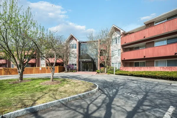 $2,400 | 100 Rosemary Way, Unit 210, Needham, MA 02494