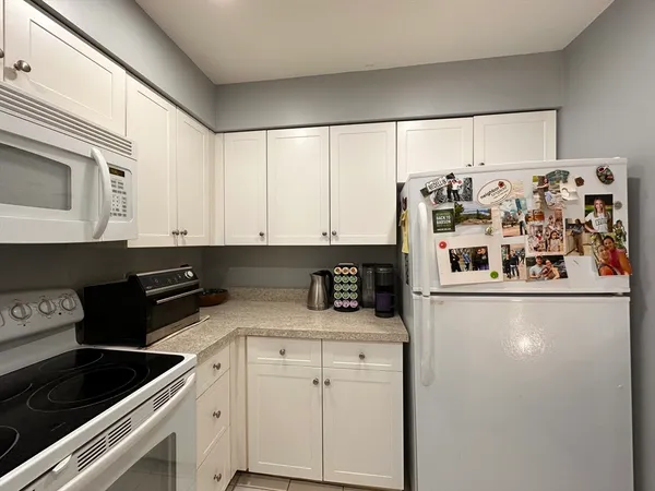 $2,400 | 100 Rosemary Way, Unit 210, Needham, MA 02494