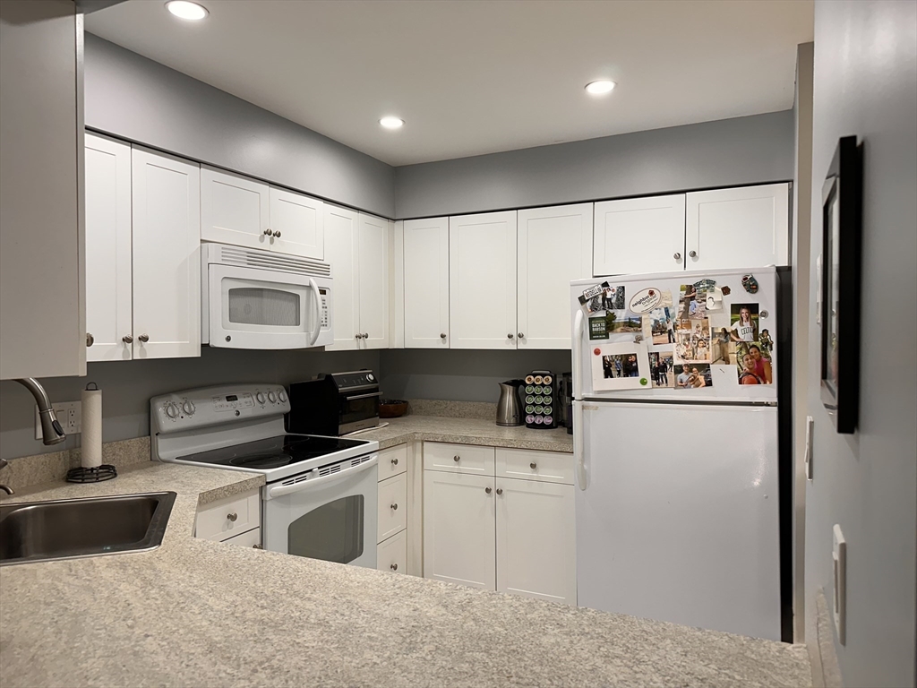 100 Rosemary Way, Unit 210 Needham, MA 02494 - Photo 4 of 17