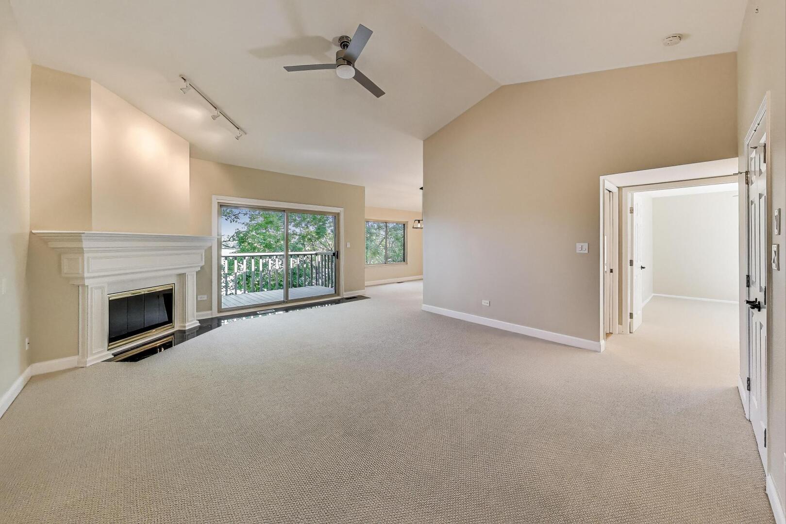 25 Shoreline Road, Unit B Lake Barrington, IL 60010 - Photo 5 of 34 Gallery Image 5