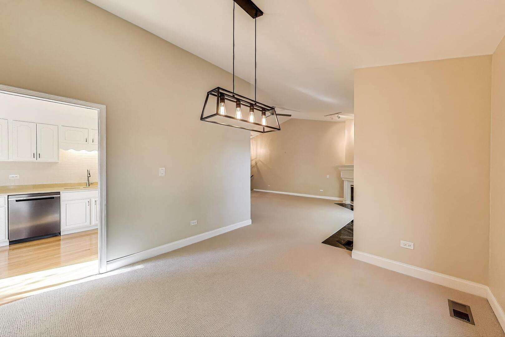25 Shoreline Road, Unit B Lake Barrington, IL 60010 - Photo 7 of 34 Gallery Image 7