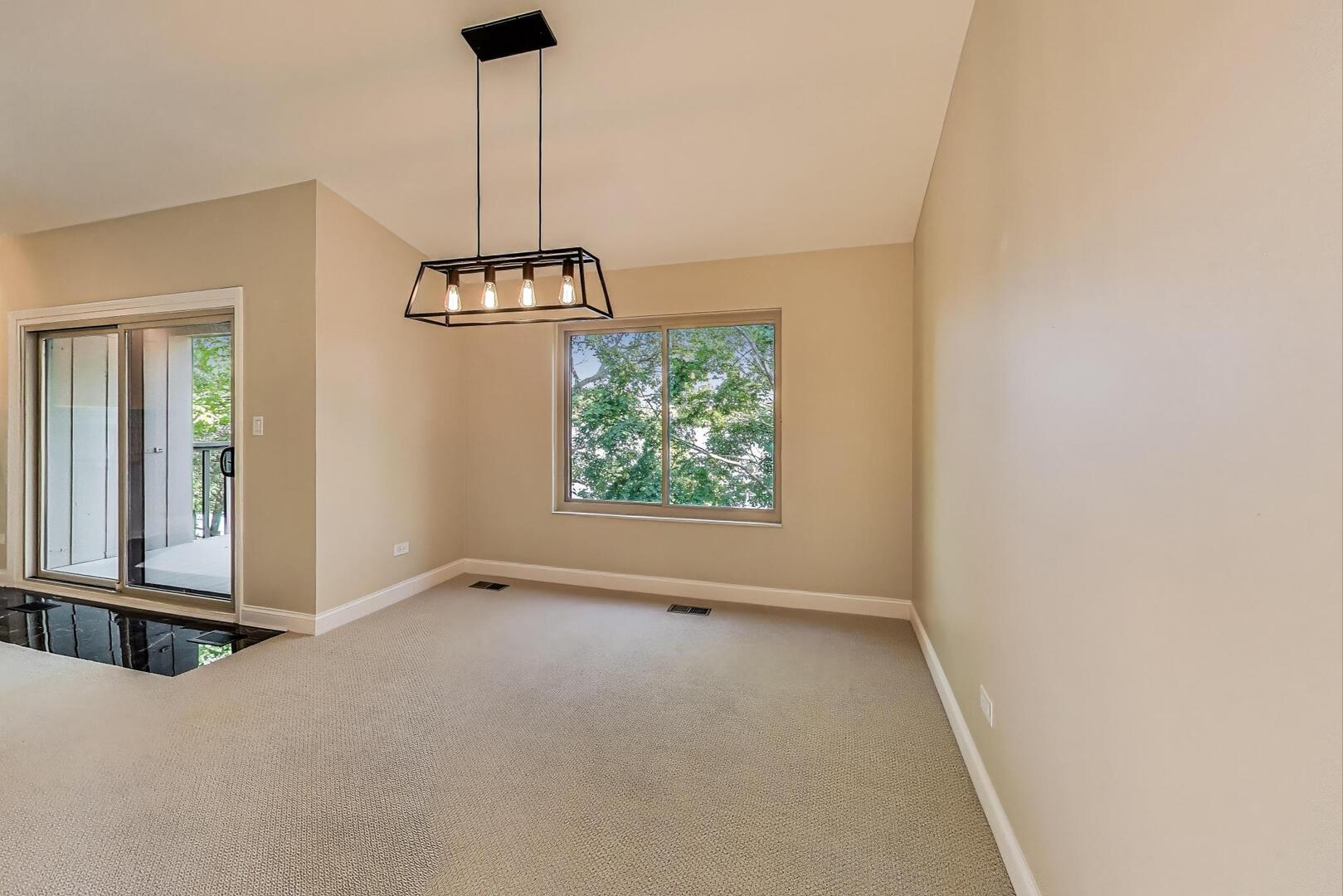 25 Shoreline Road, Unit B Lake Barrington, IL 60010 - Photo 8 of 34 Gallery Image 8