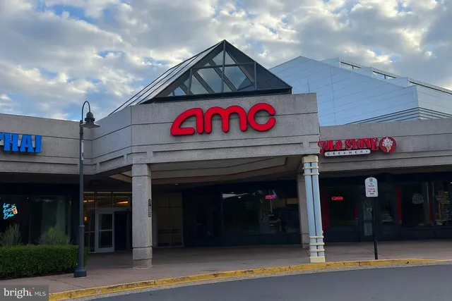 $3,900 | 2410 Dakota Lakes Drive, Herndon, VA 20171