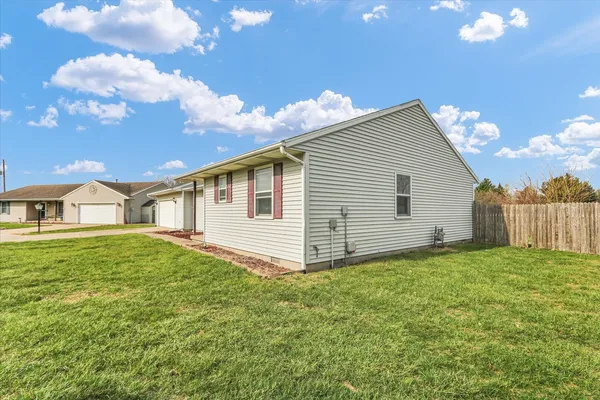 $199,900 | 3330 West William Street, Champaign, IL 61821