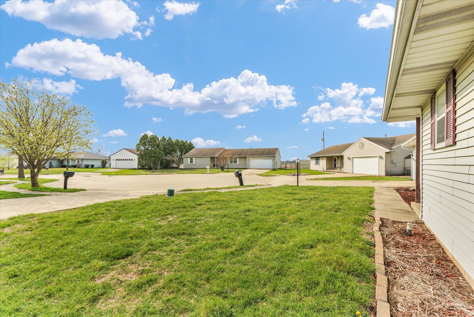 3330 West William Street Champaign, IL 61821 - Photo 4 of 28 a view of a garden