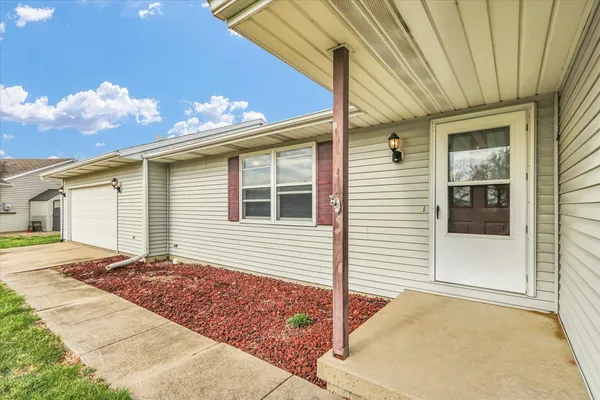 $199,900 | 3330 West William Street, Champaign, IL 61821