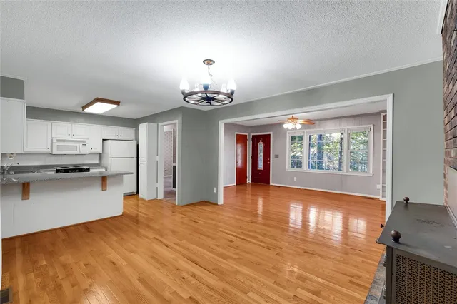 $269,900 | 305 Greenbriar Drive, Liberty, SC 29657