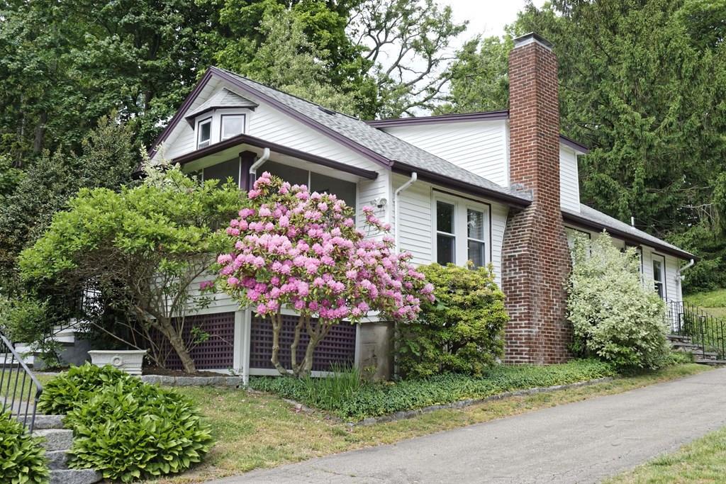 11 Spring Street Ipswich, MA 01938 - Photo 2 of 24 Gallery Image 2
