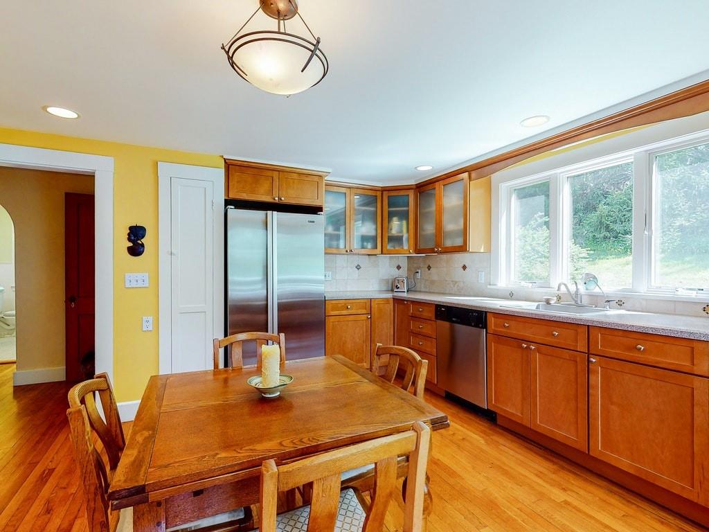 11 Spring Street Ipswich, MA 01938 - Photo 6 of 24 Gallery Image 6