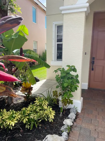 $3,200 | 730 Northwest Leonardo Circle, Port St. Lucie, FL 34986