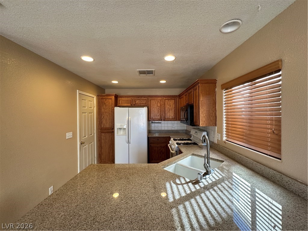 9510 Diamond Bridge Avenue Las Vegas, NV 89166 - Photo 6 of 20