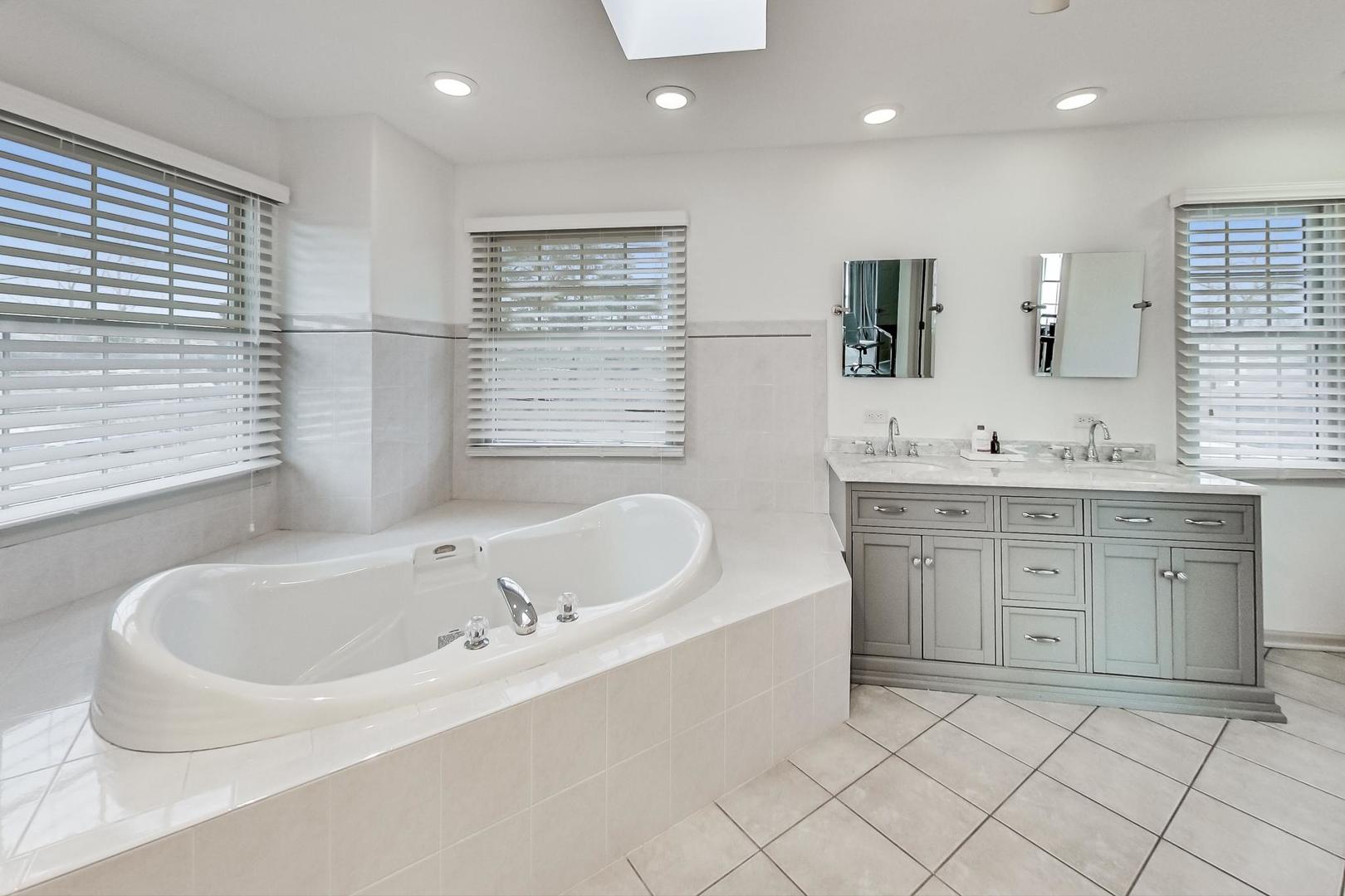 41868 North Venn Road Antioch, IL 60002 - Photo 13 of 36 Gallery Image 13