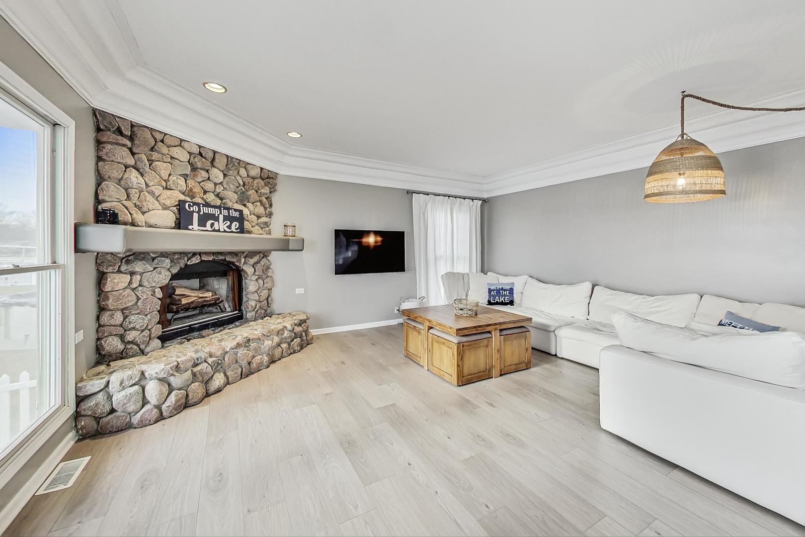 41868 North Venn Road Antioch, IL 60002 - Photo 7 of 36 Gallery Image 7