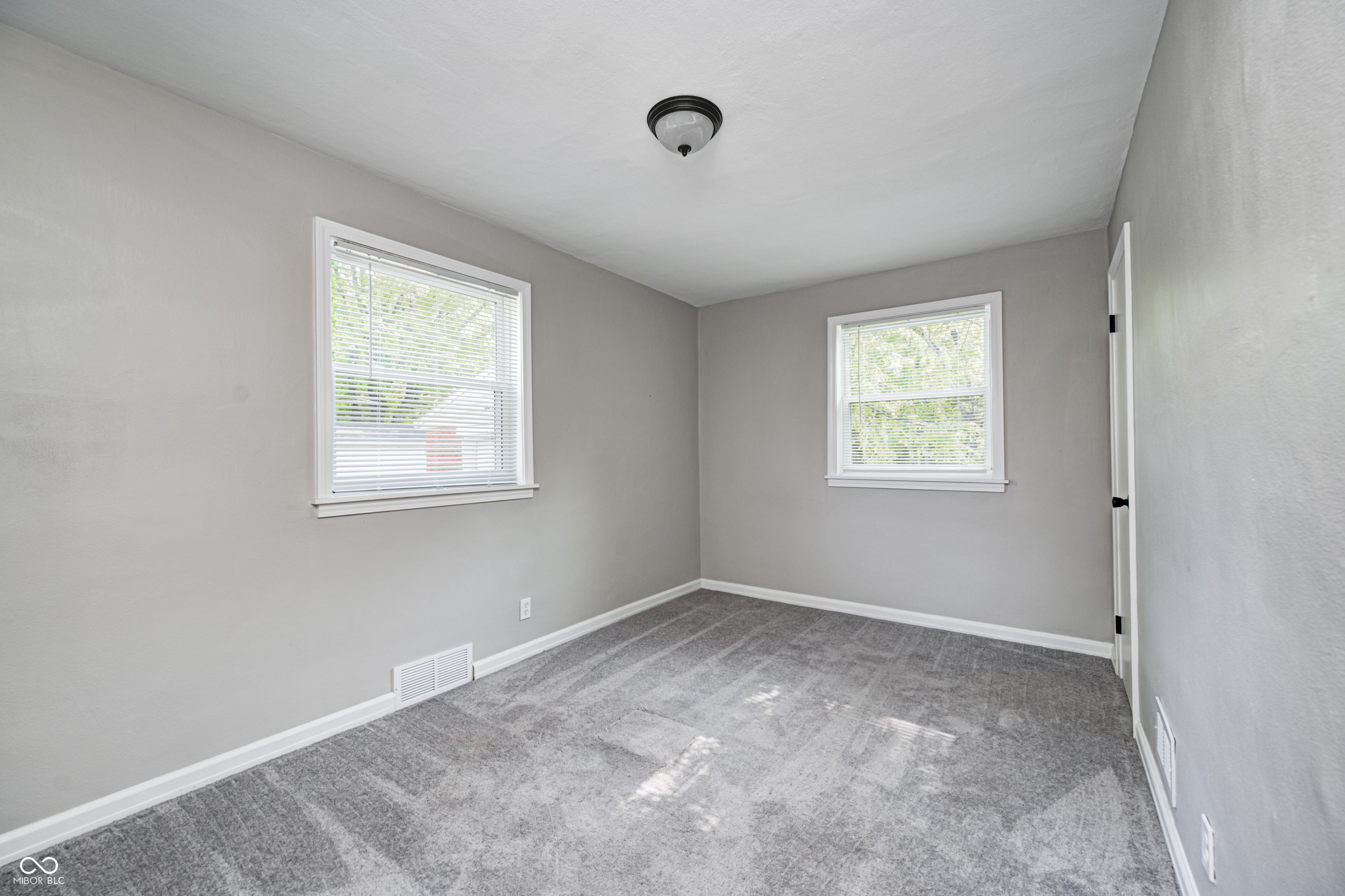 319 South Webster Avenue Indianapolis, IN 46219 - Photo 11 of 25