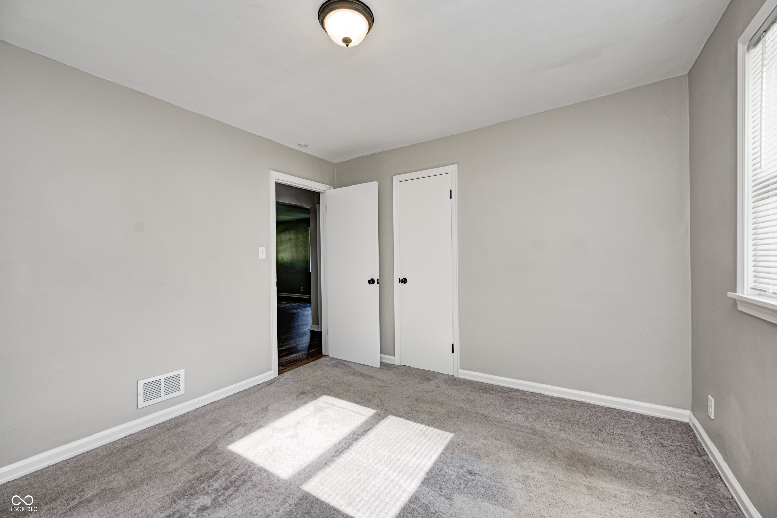 319 South Webster Avenue Indianapolis, IN 46219 - Photo 13 of 25