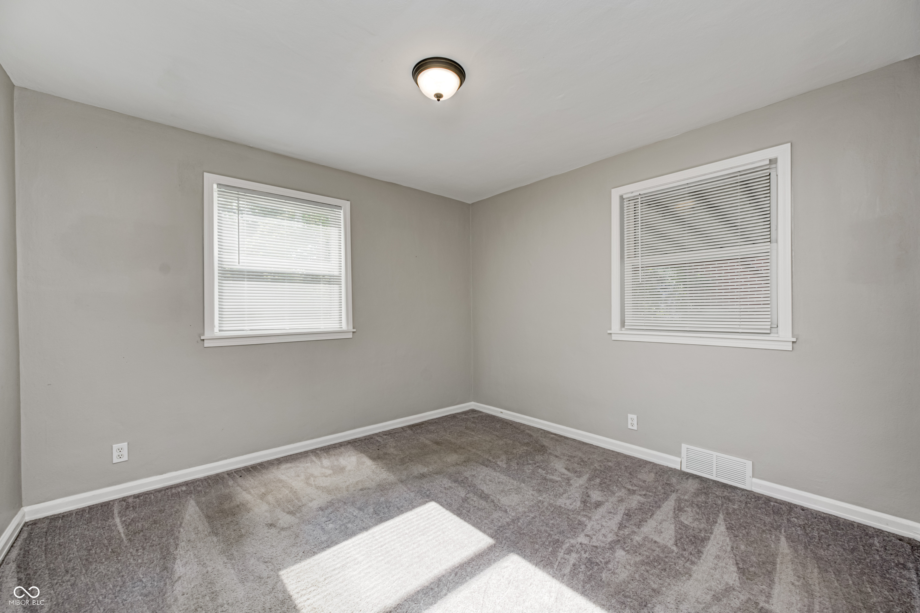 319 South Webster Avenue Indianapolis, IN 46219 - Photo 14 of 25