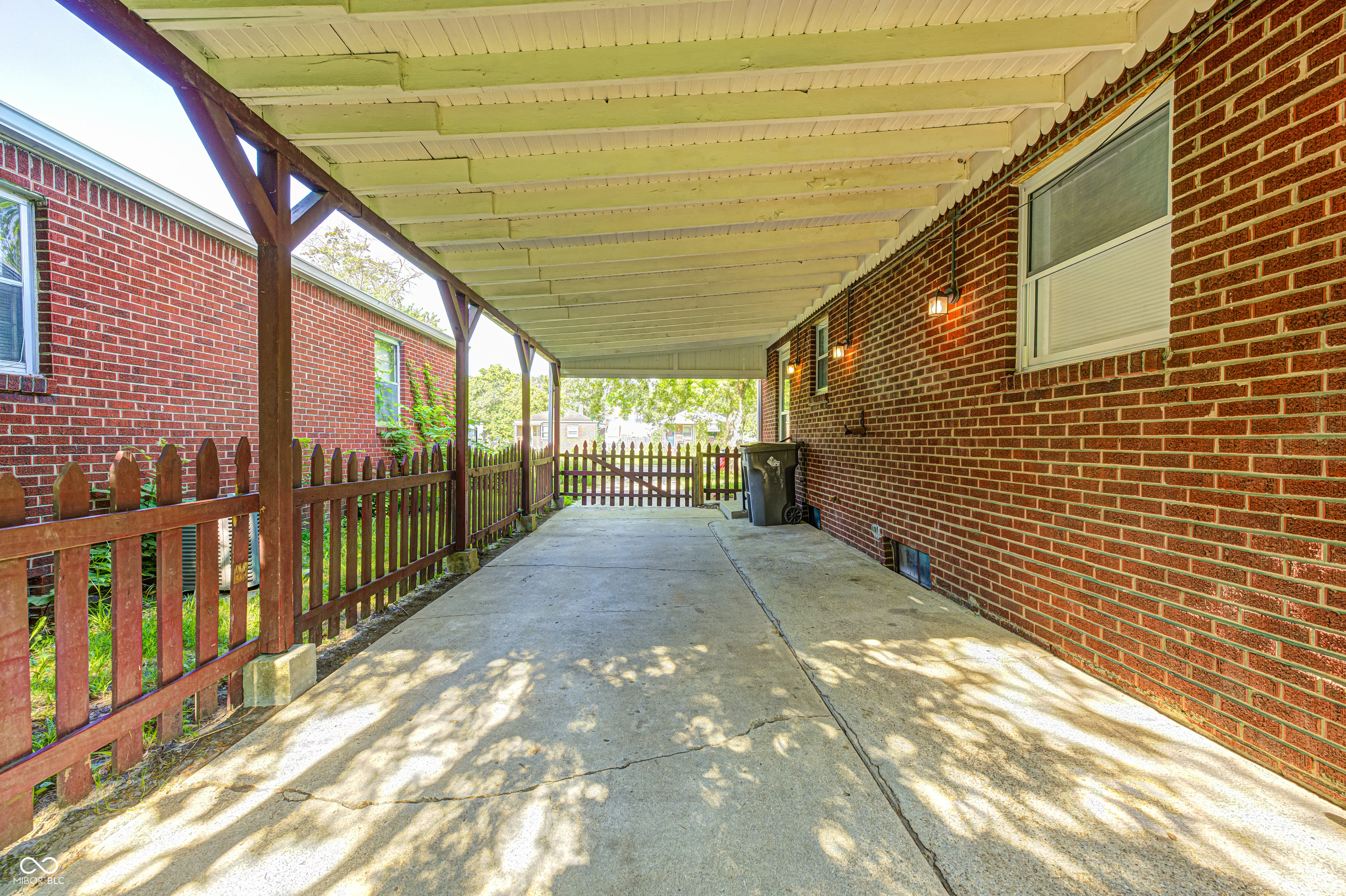 319 South Webster Avenue Indianapolis, IN 46219 - Photo 20 of 25
